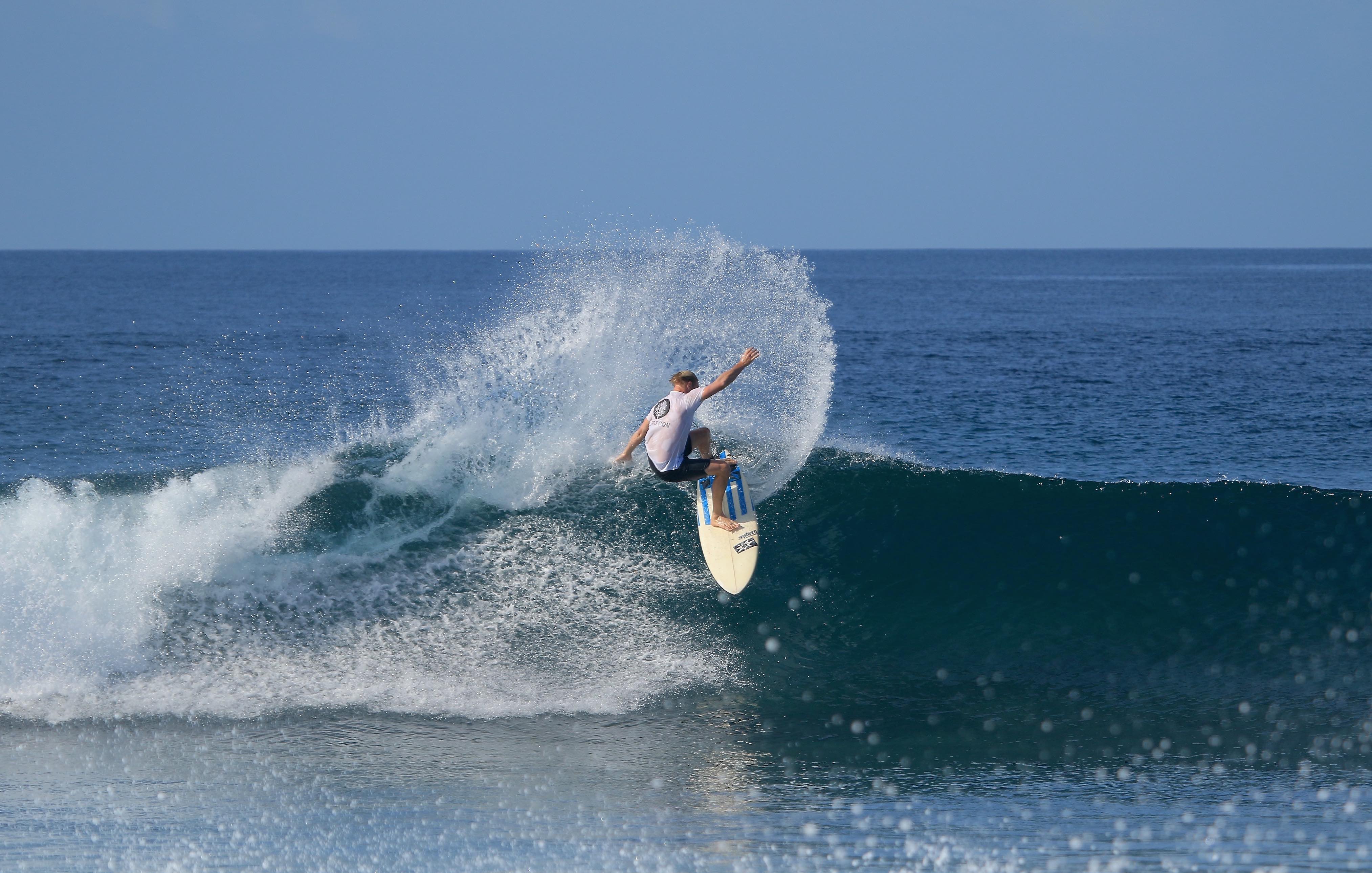 cheap maldives surf trip